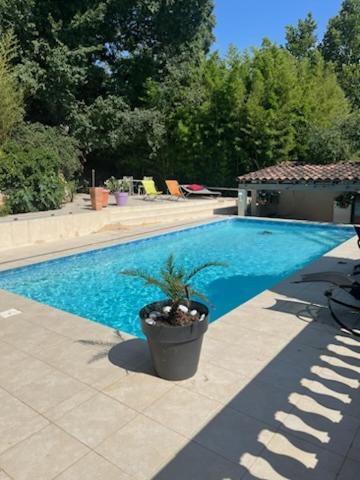 L'Appartement Du Micocoulier Salon-de-Provence Extérieur photo